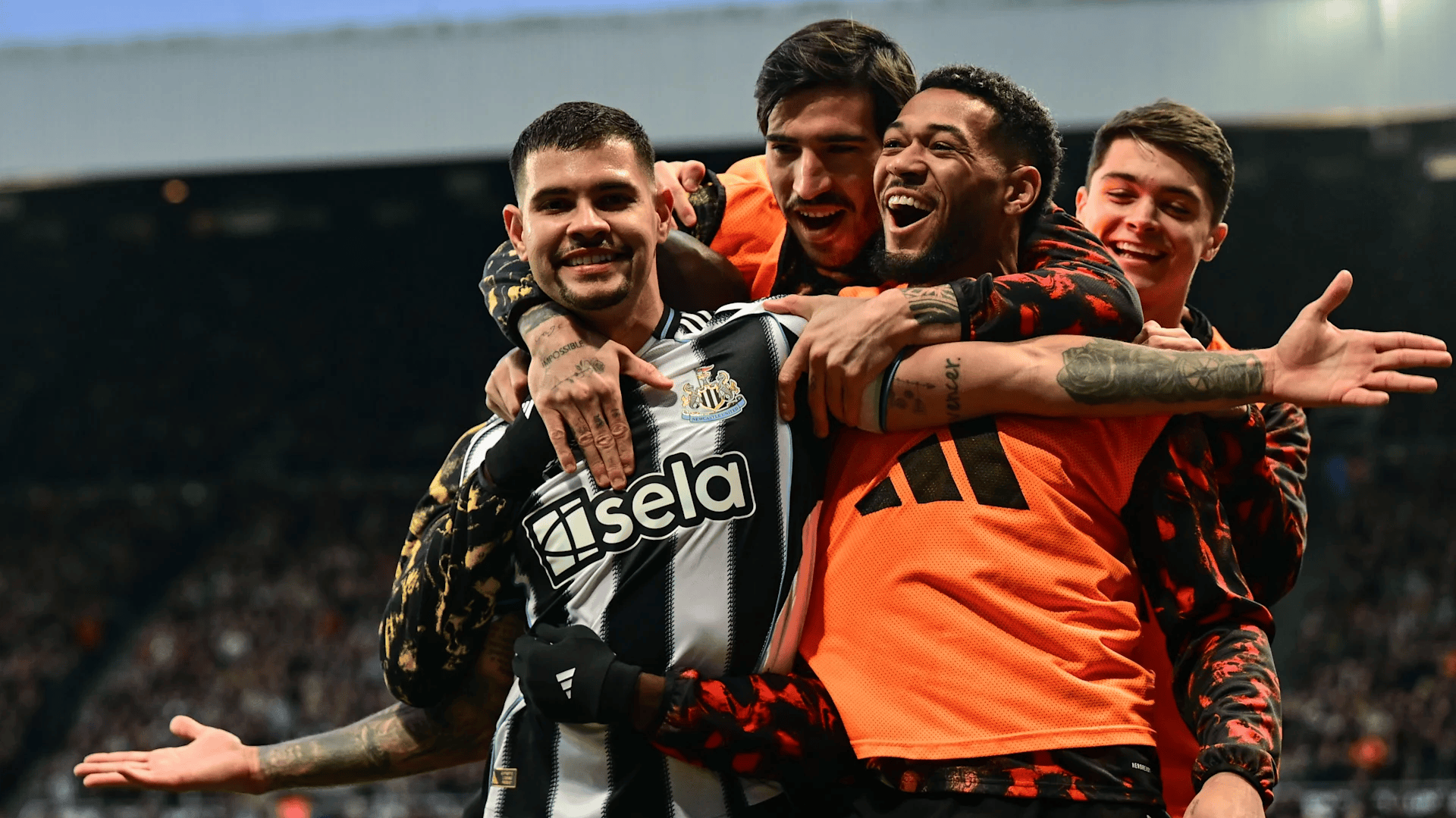 包含纽卡斯尔加时末段队长鼓劲，志在欧冠名次提升，管理层满意，轮换策略成焦点的词条